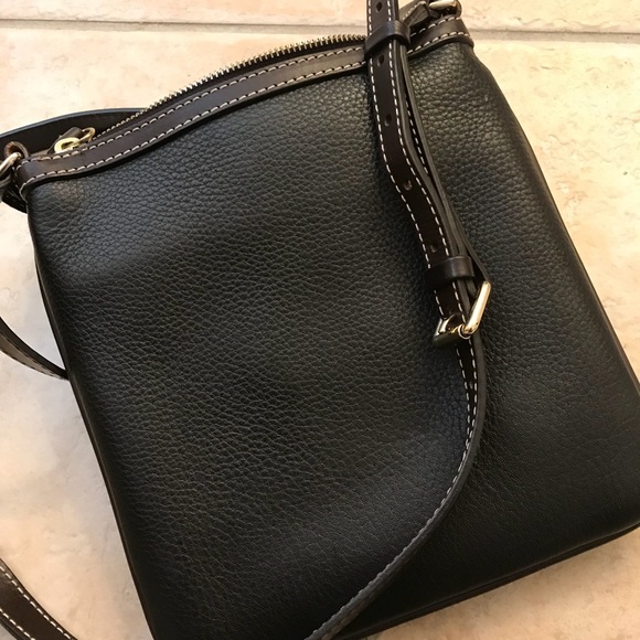 Dooney and Bourke crossbody bag - Picture 3 of 4